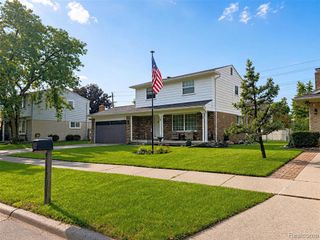 24198 Colonial Drive, Woodhaven, MI 48183
