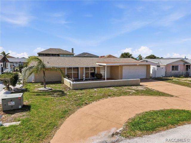 13541 Stacey Drive, Hudson, FL 34667