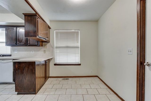 2013 Tanglewood Drive, Edmond, OK 73013