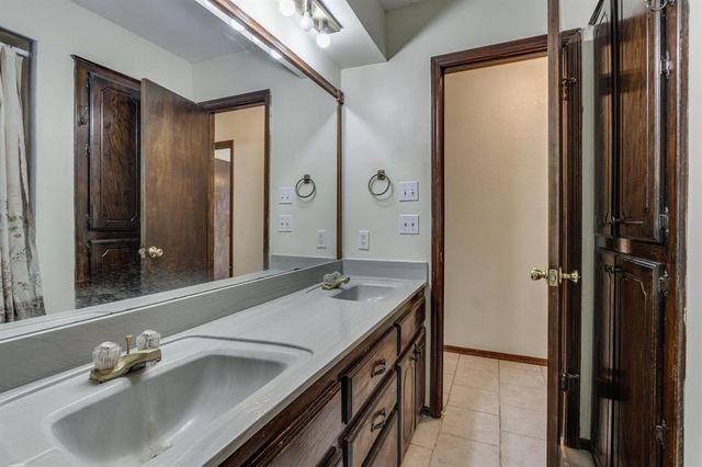 2013 Tanglewood Drive, Edmond, OK 73013