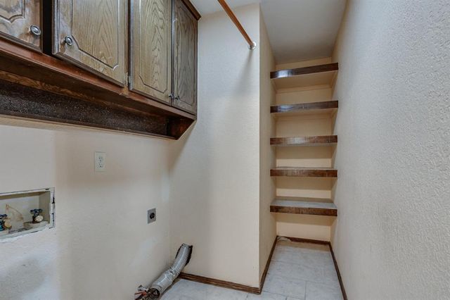 2013 Tanglewood Drive, Edmond, OK 73013