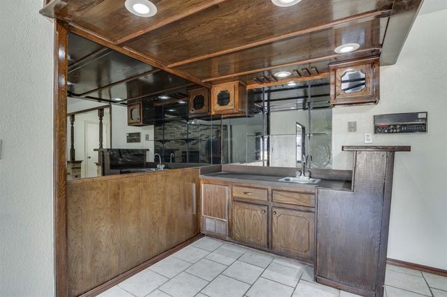 2013 Tanglewood Drive, Edmond, OK 73013