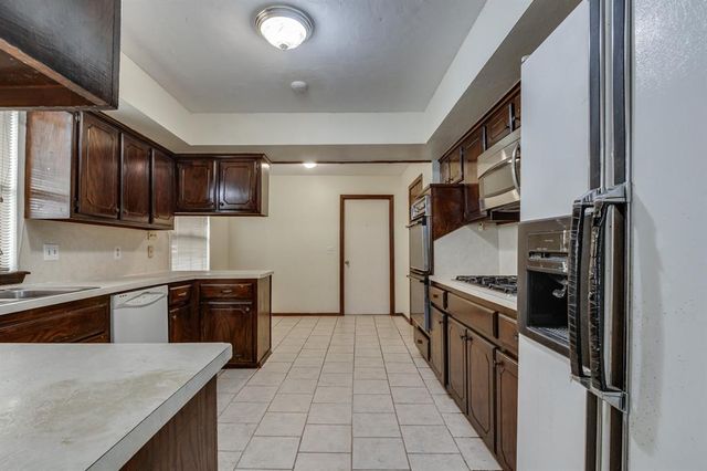 2013 Tanglewood Drive, Edmond, OK 73013