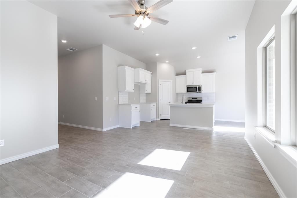 3041 Grapevine Street, Edmond, OK 73034