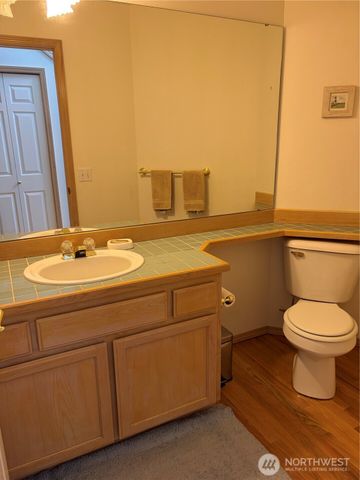 5724 Hillpointe Circle, Lynnwood, WA 98037
