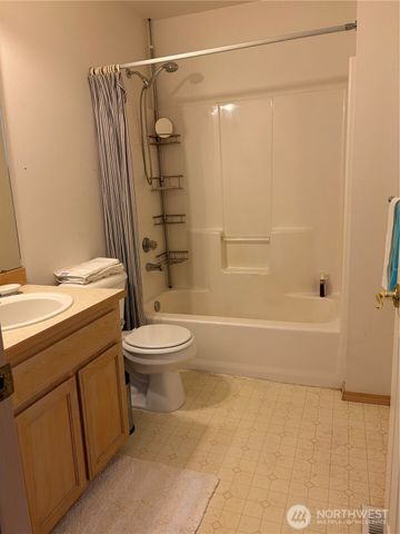 5724 Hillpointe Circle, Lynnwood, WA 98037