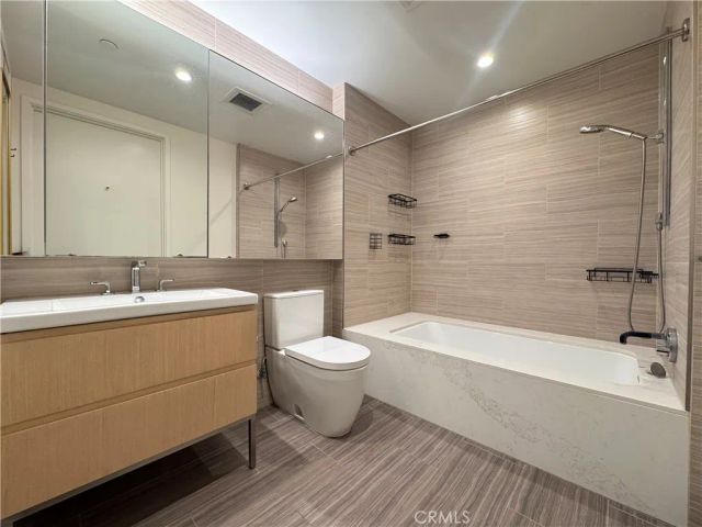 877 Francisco 1720, Los Angeles, CA 90017