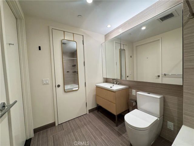 877 Francisco 1720, Los Angeles, CA 90017