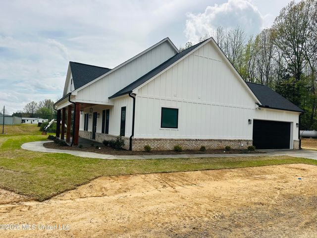 4272 S Red Banks Road, Byhalia, MS 38611