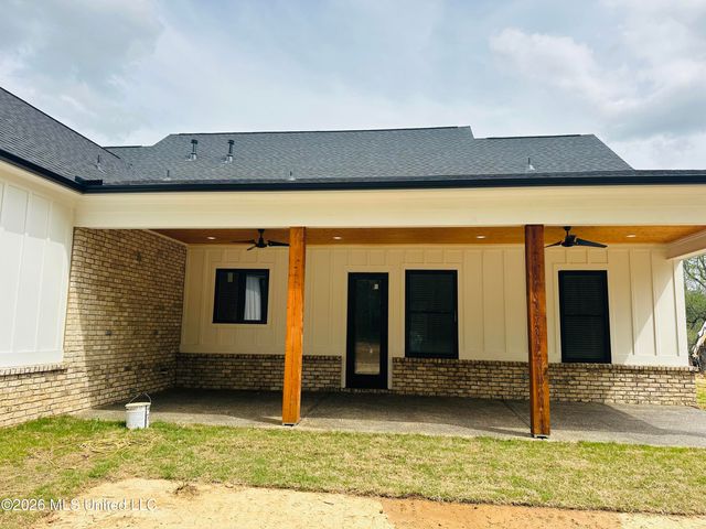 4272 S Red Banks Road, Byhalia, MS 38611