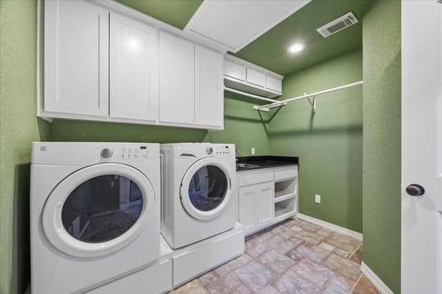 1215 Westglen Drive, Alvin, TX 77511