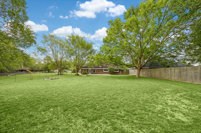 1215 Westglen Drive, Alvin, TX 77511