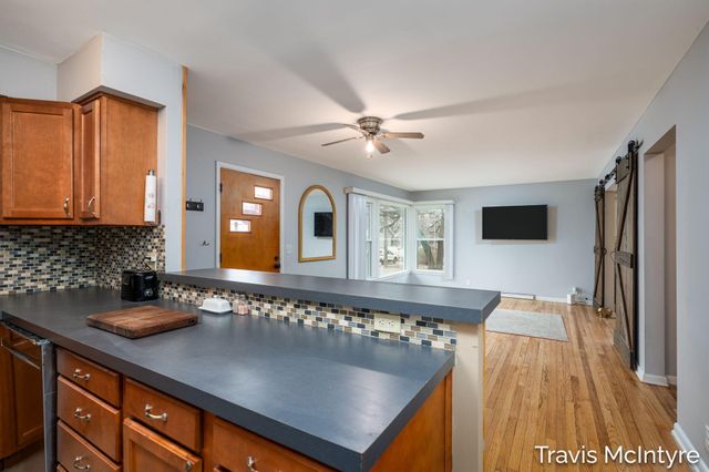 607 N Washington Street SE, Lowell, MI 49331