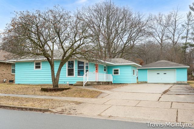 607 N Washington Street SE, Lowell, MI 49331