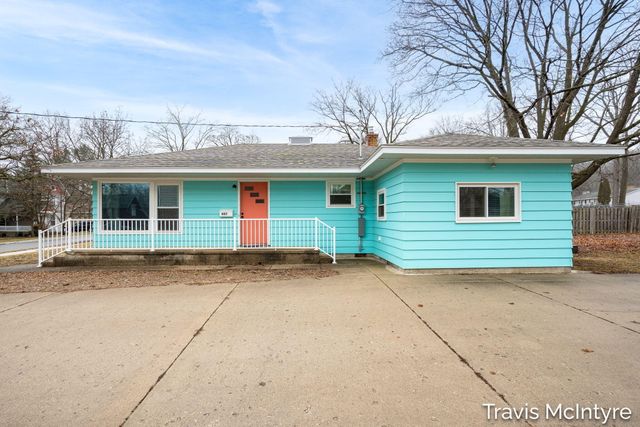 607 N Washington Street SE, Lowell, MI 49331