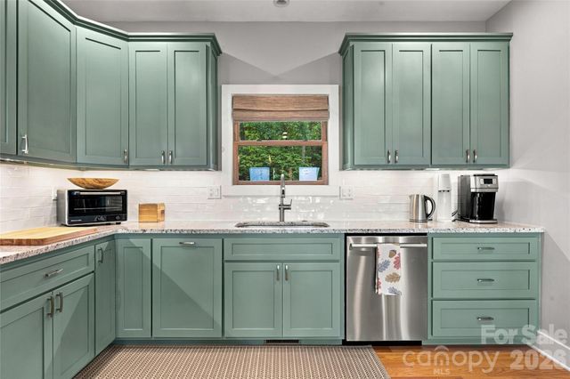 600 Tanglewood Lane, Saluda, NC 28773
