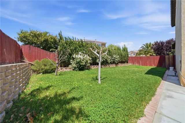 13825 Hawk Court, Victorville, CA 92394