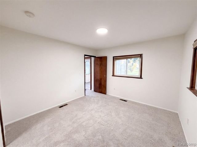 35115 University Street, Westland, MI 48185