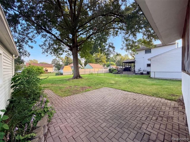 35115 University Street, Westland, MI 48185