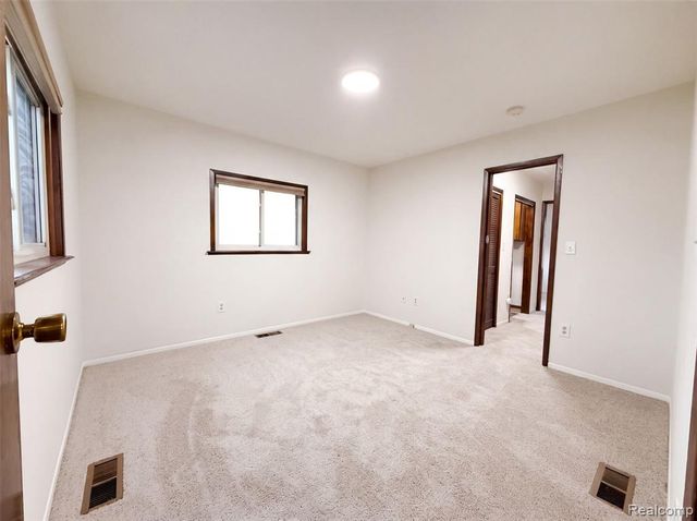 35115 University Street, Westland, MI 48185