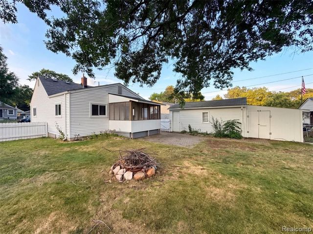 35115 University Street, Westland, MI 48185