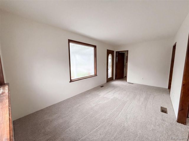35115 University Street, Westland, MI 48185