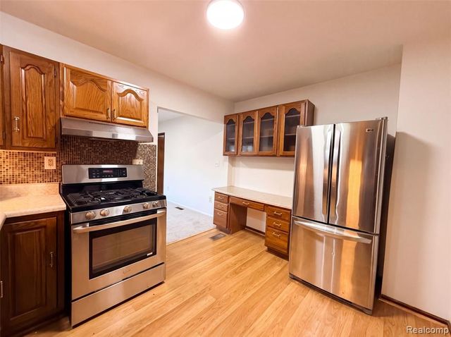 35115 University Street, Westland, MI 48185