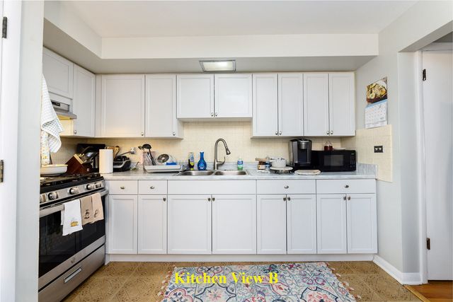 4401 N Newcastle Avenue, Harwood Heights, IL 60706