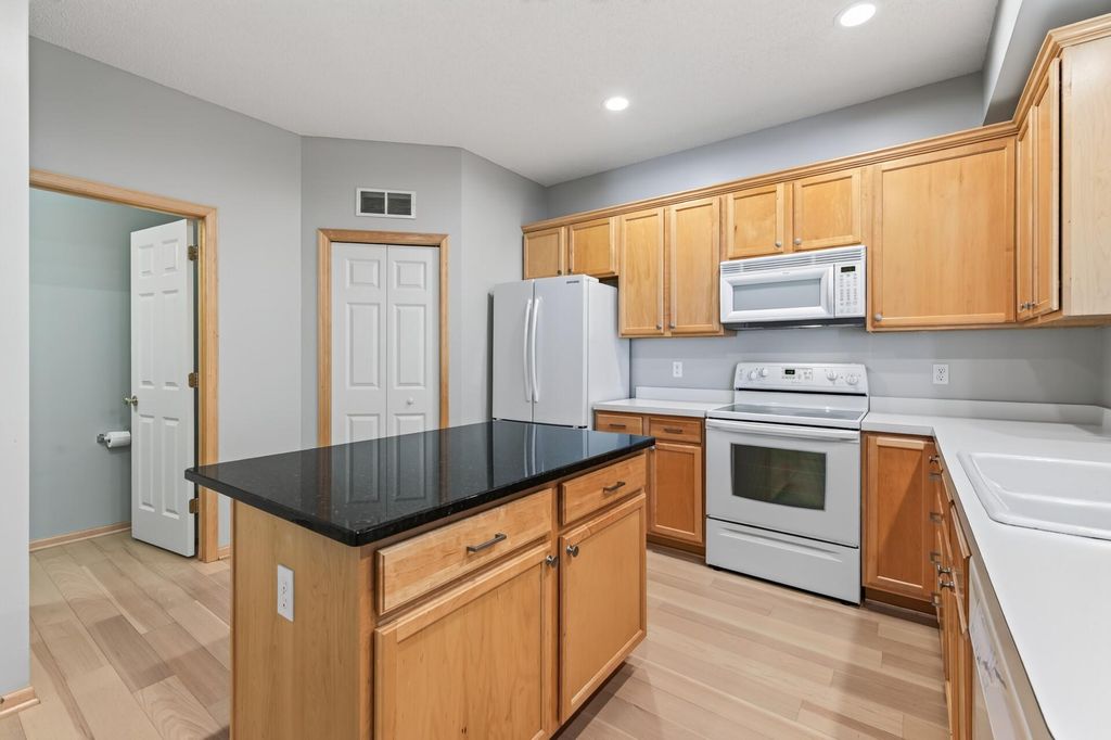 12155 Vermillion Street NE F, Blaine, MN 55449 — photo 4