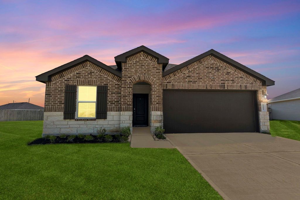 1215 Kingbird Ct, Sealy, TX 77474