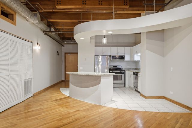 732 S Financial Place 713, Chicago, IL 60605
