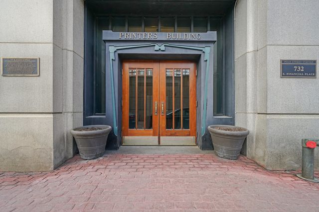 732 S Financial Place 713, Chicago, IL 60605