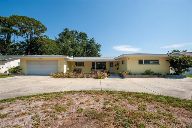 867 PINELLAS POINT DRIVE S, St Petersburg, FL 33705