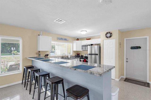 867 PINELLAS POINT DRIVE S, St Petersburg, FL 33705