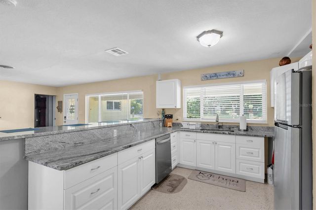 867 PINELLAS POINT DRIVE S, St Petersburg, FL 33705