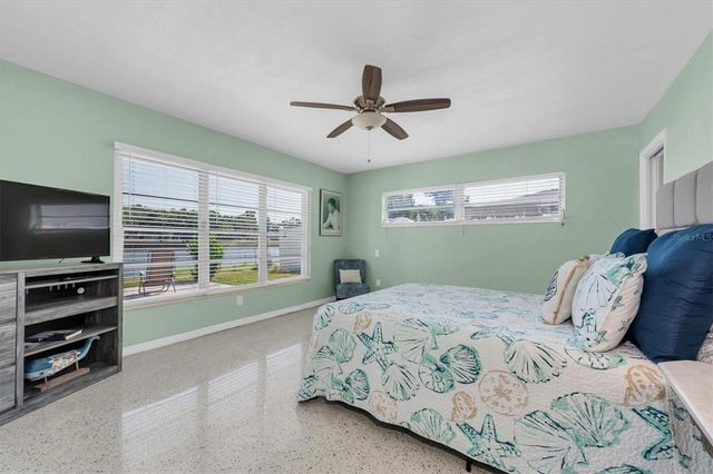 867 PINELLAS POINT DRIVE S, St Petersburg, FL 33705