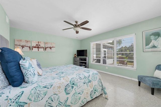 867 PINELLAS POINT DRIVE S, St Petersburg, FL 33705