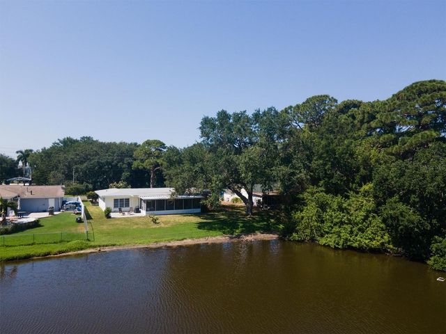 867 PINELLAS POINT DRIVE S, St Petersburg, FL 33705