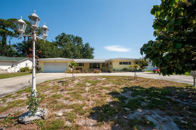 867 PINELLAS POINT DRIVE S, St Petersburg, FL 33705
