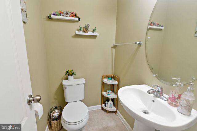 362 RUMBLING ROCK RD, Hedgesville, WV 25427