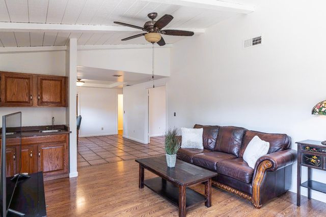 8140 Maderia Port Ln, Fair Oaks, CA 95628