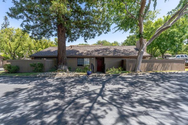 8140 Maderia Port Ln, Fair Oaks, CA 95628