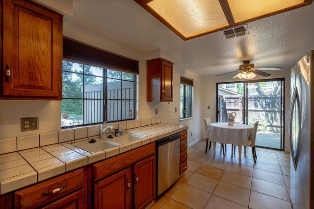 8140 Maderia Port Ln, Fair Oaks, CA 95628