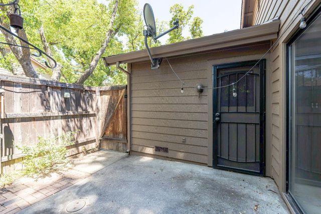 8140 Maderia Port Ln, Fair Oaks, CA 95628