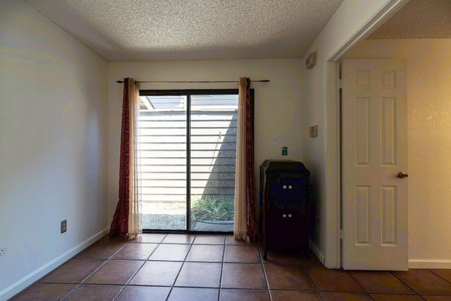 8140 Maderia Port Ln, Fair Oaks, CA 95628