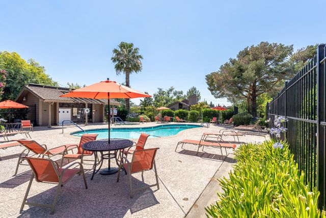 8140 Maderia Port Ln, Fair Oaks, CA 95628