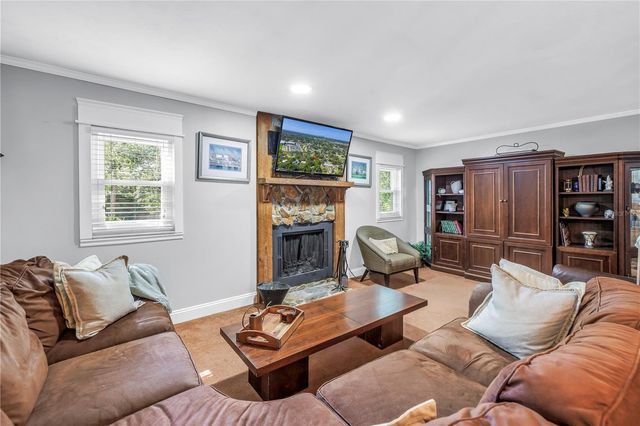 6505 CEDAR STREET NE, St Petersburg, FL 33702