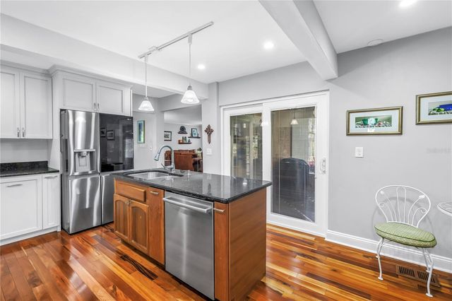 6505 CEDAR STREET NE, St Petersburg, FL 33702