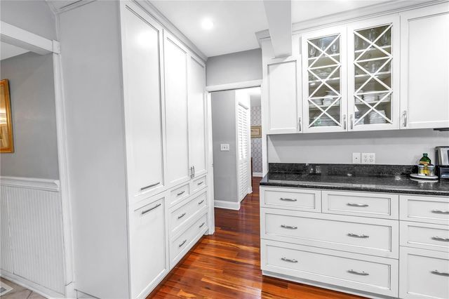 6505 CEDAR STREET NE, St Petersburg, FL 33702