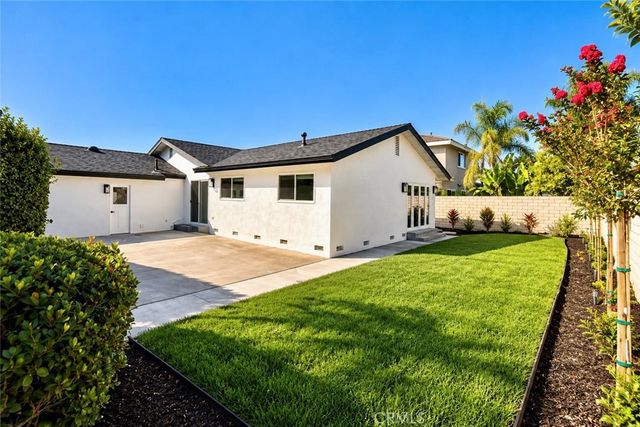 17342 Wild Rose, Huntington Beach, CA 92649